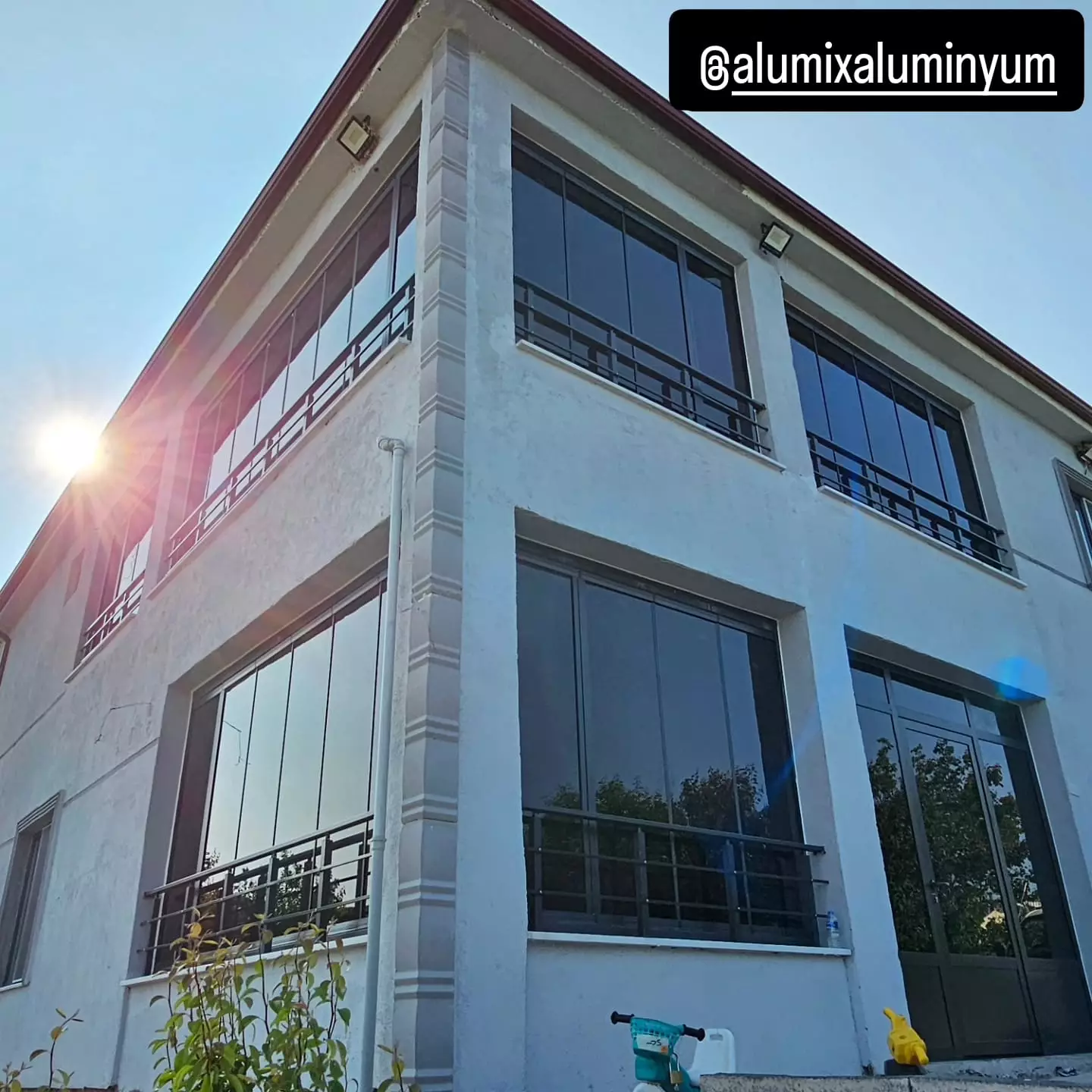 Cam Balkon